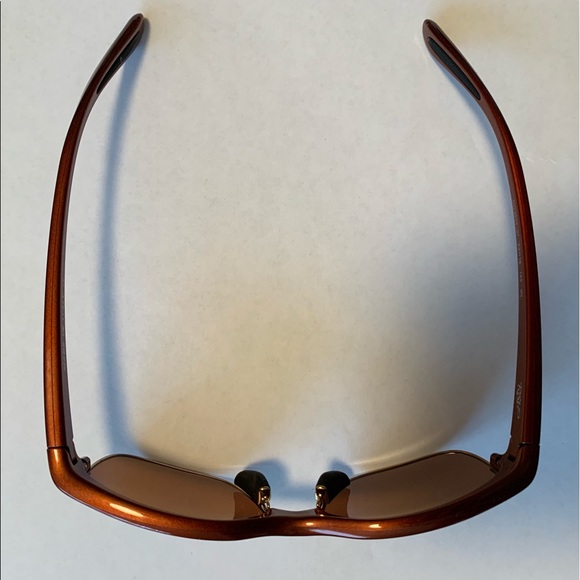 NWOT Oakley Sunglasses with Bag and Case 🕶 - Picture 3 of 7